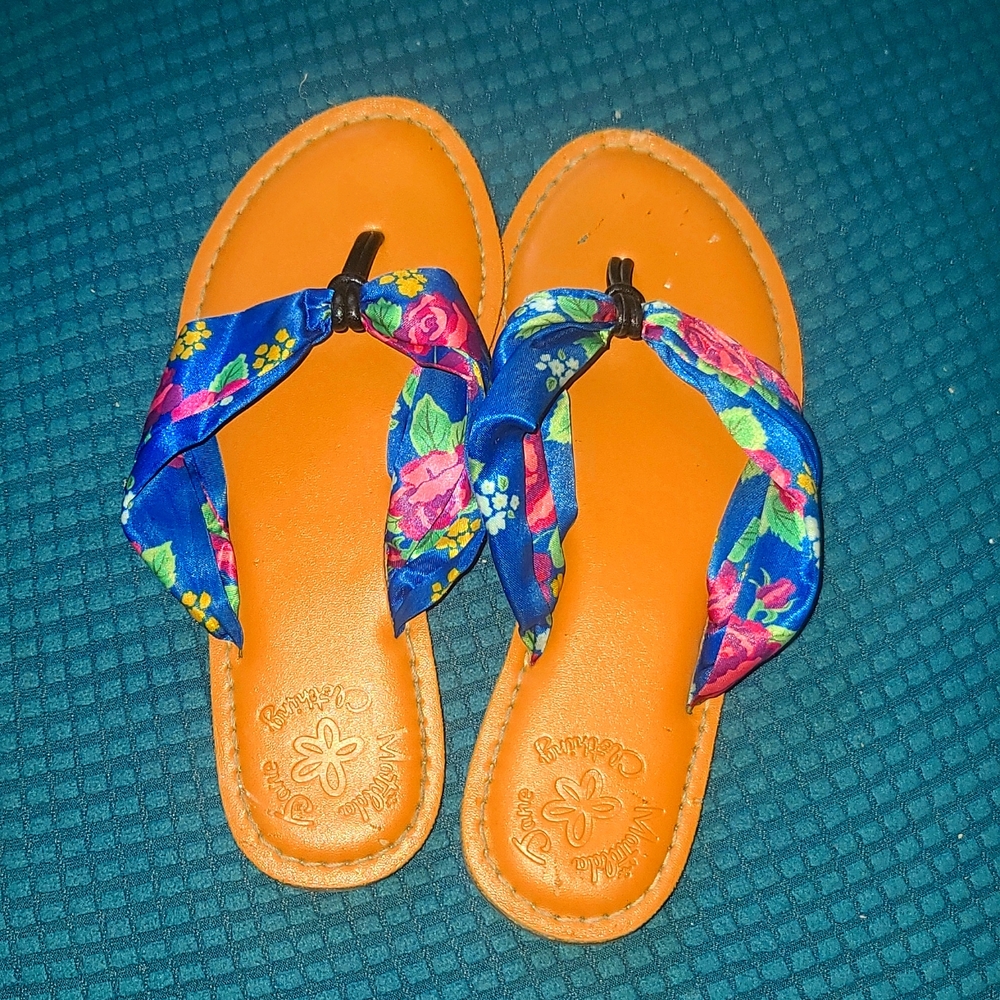 Girls sandals